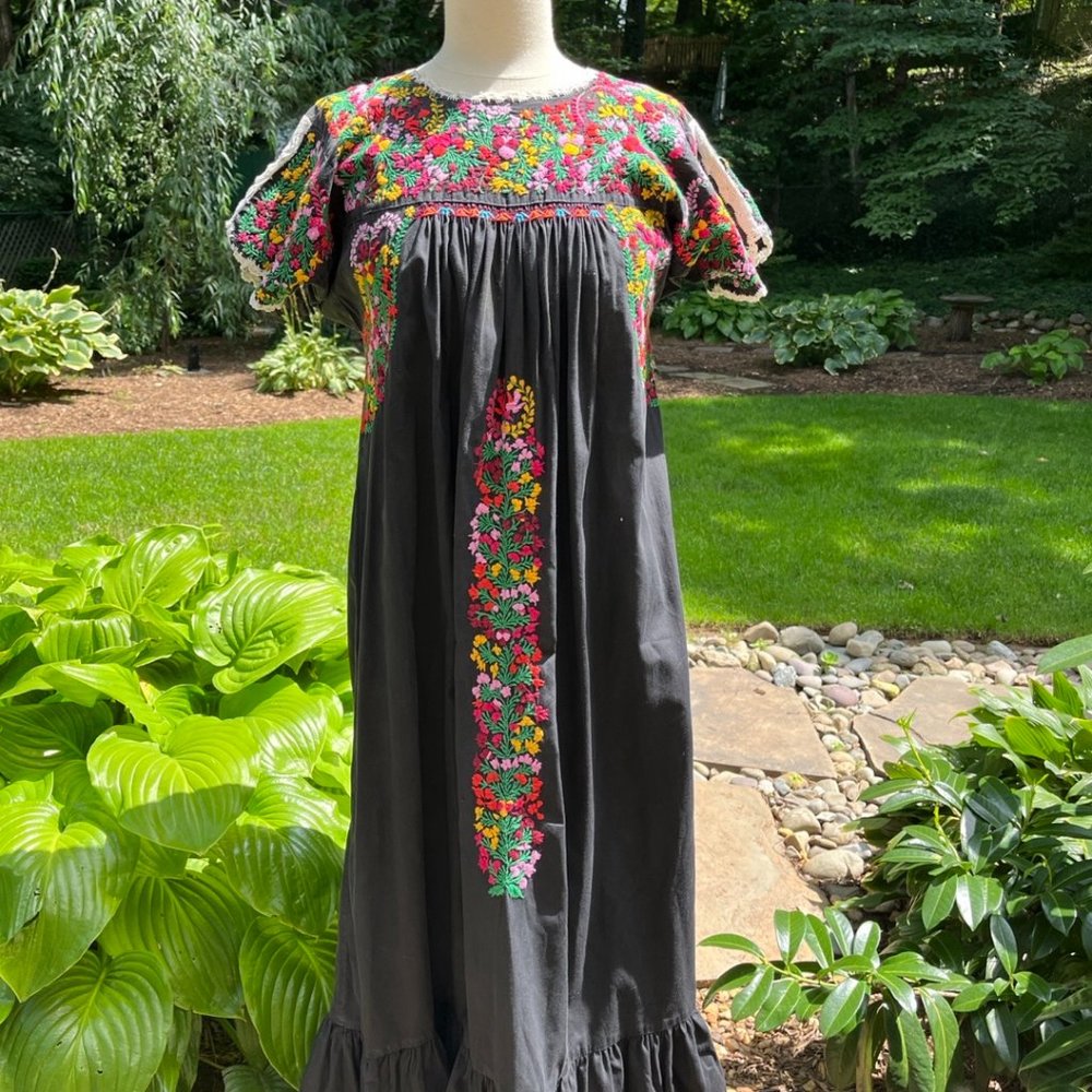 Vintage Oaxacan Mexican Hand Embroidered Huipil Maxi Dress Flowers Tunic Black